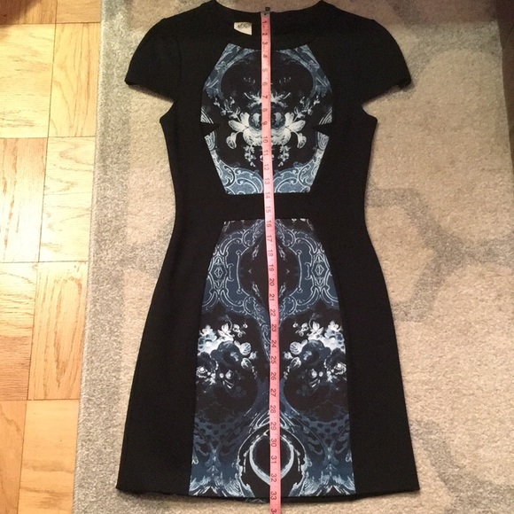 Ali Ro Printed Scuba Dress - Picture 5 of 8